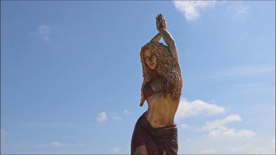 Esta es la enorme y (criticada) estatua de Shakira en Barranquilla: &quot;Es como si hubiese visto a Piqué&quot;