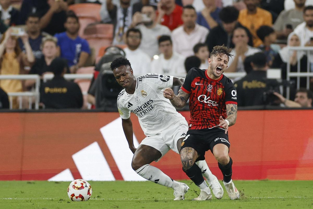 Vinicius Jr y Maffeo, en un momento de la semifinal de la Supercopa de España
