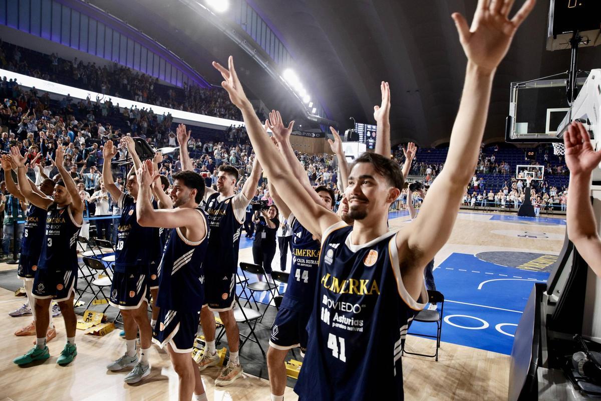 El Alimerka Oviedo Baloncesto se impone al Inveready Gipuzkoa en una noche para la historia y luchará por el ascenso a la ACB