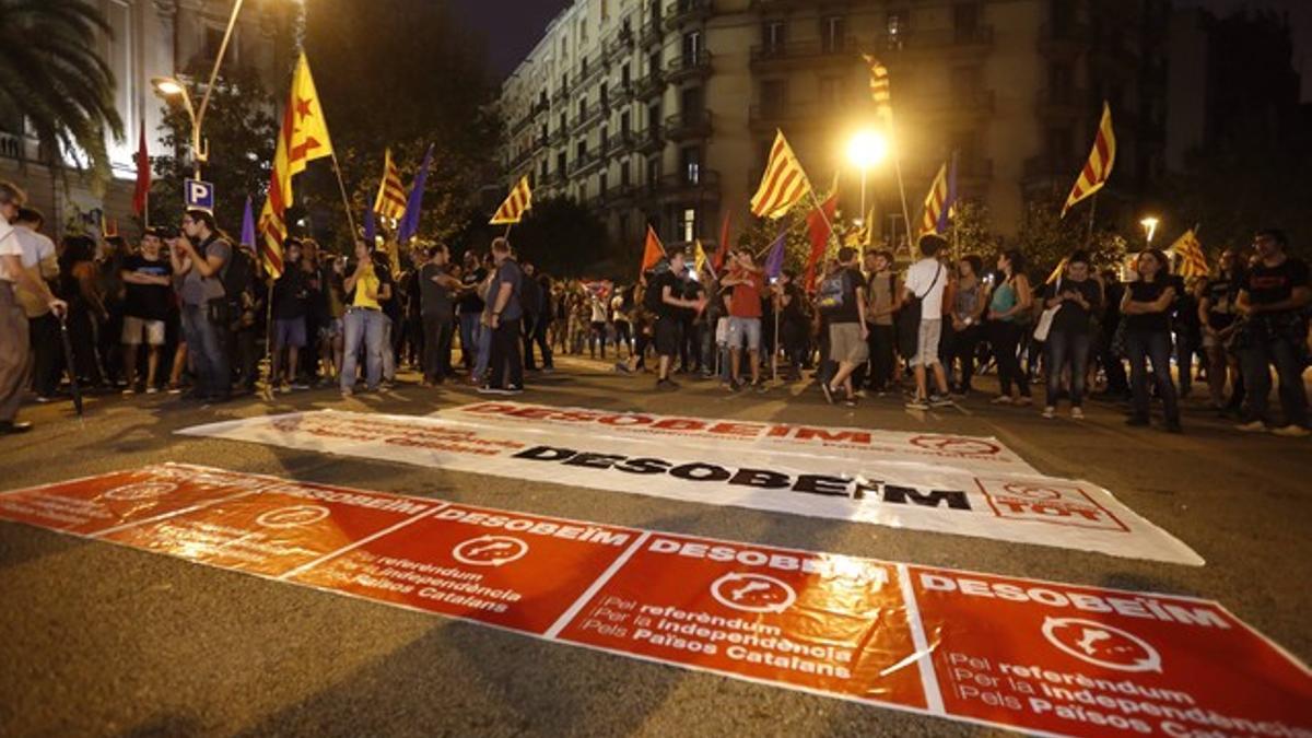 Concentración ante la Delegación del Gobierno en BCN tras el fallo del TC