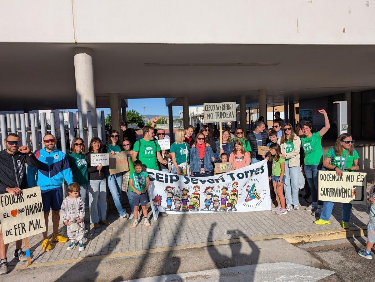 Comunidad educativa del CEIP Severí Torres de Castelló, con un alto seguimiento de la huelga.