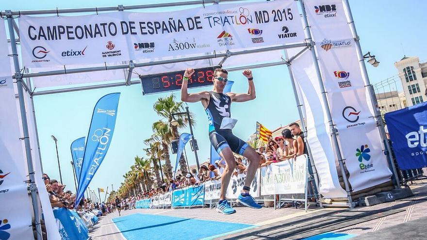 Esteban, en el campeonato de España de Triatlón de Media Distancia de 2015