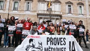 Protesta ante la Generalitat por la situación médica de Pablo Hasél