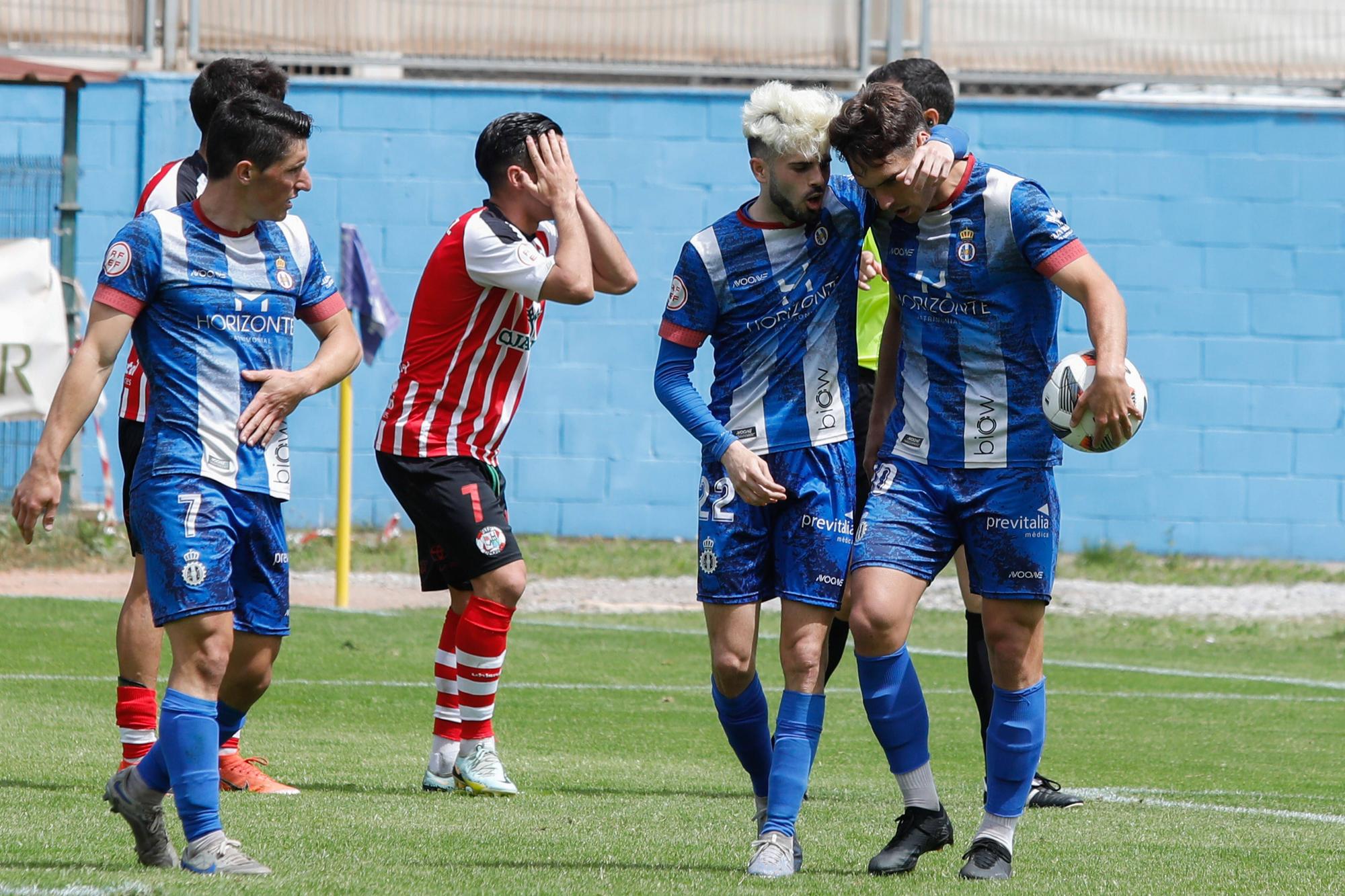 En imágenes: así ha sido la jornada en Segunda RFEF para los equipos asturianos