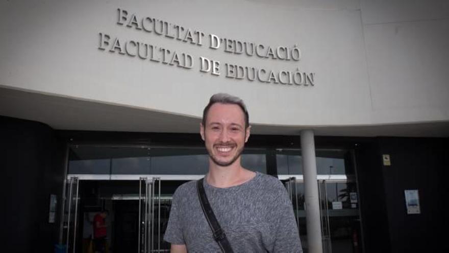 Pedro Martínez, ayer, en la Facultad de Educación.