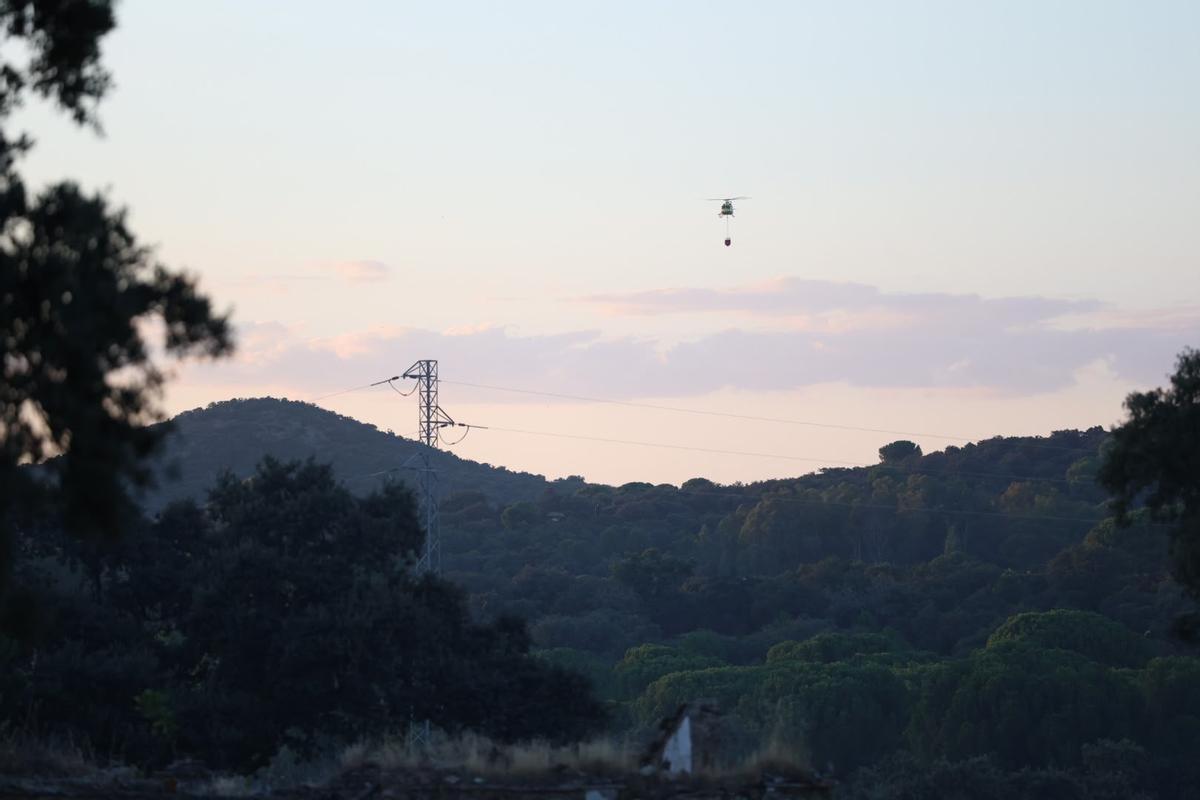 Nuevo incendio forestal en Cerro Muriano, en imágenes