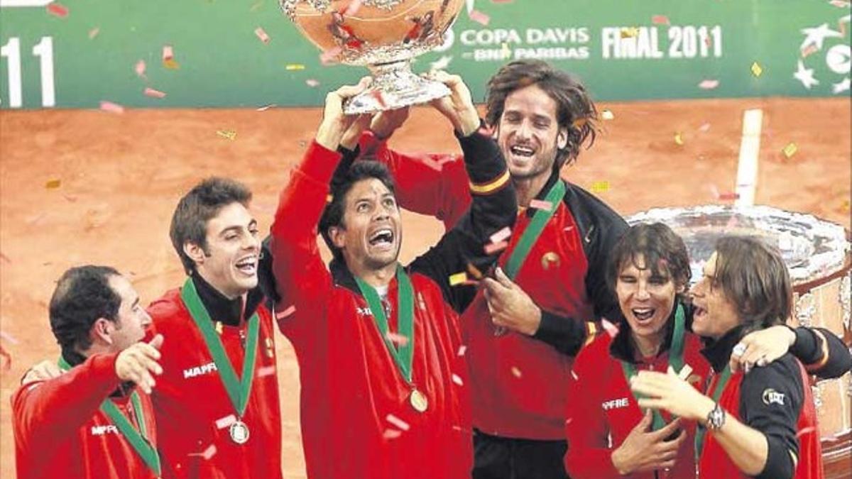 El equipo español festeja la consecución de su quinta 'Ensaladera'