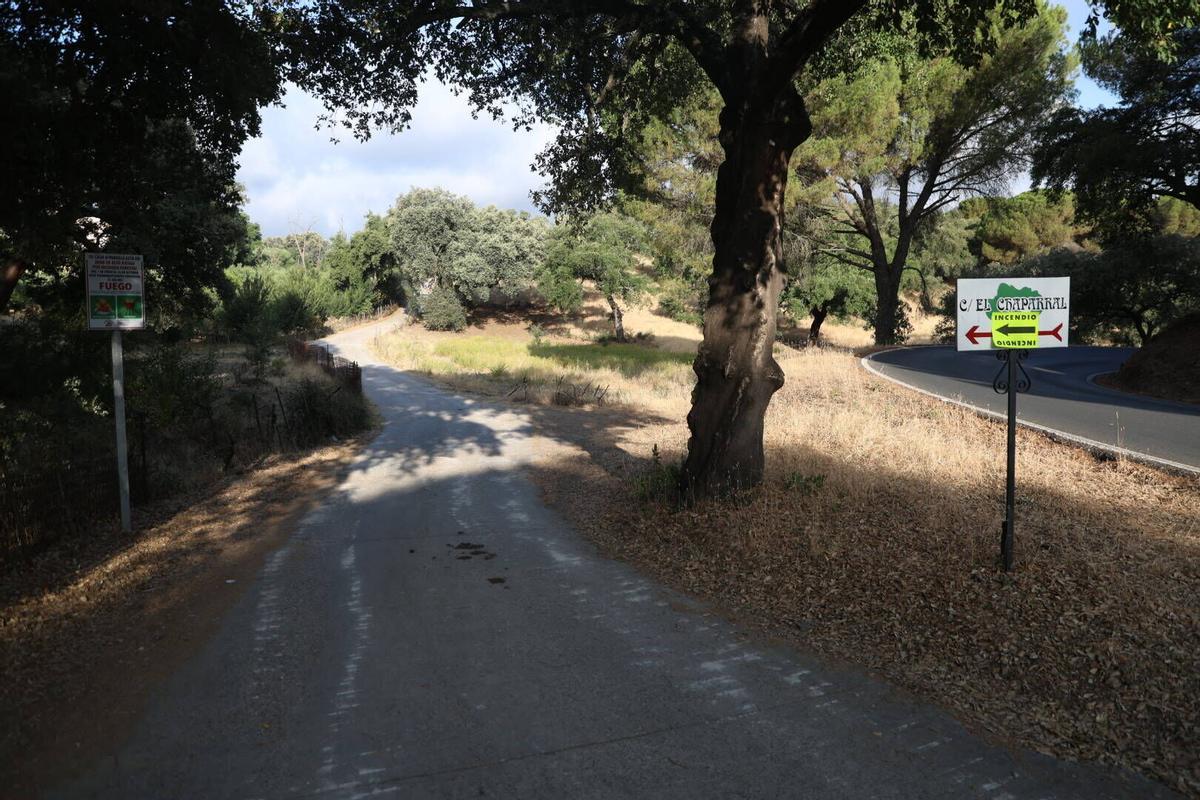 El Infoca trabaja en la extinción del incendio de Las Jaras en la sierra de Córdoba