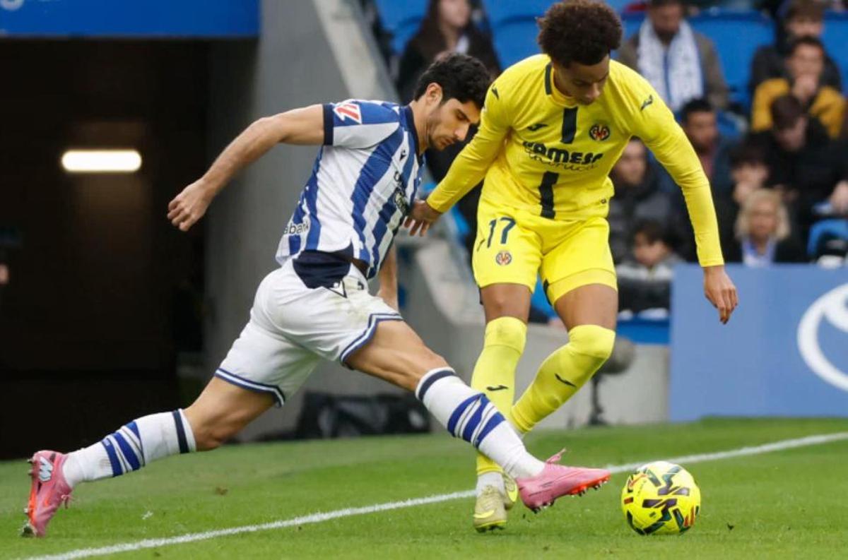 Buchanan y Guedes disputan el esférico