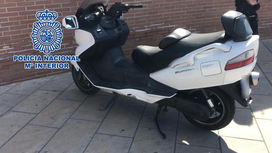 La Policía Nacional recupera un ciclomotor sustraído y dado a la fuga en Alicante