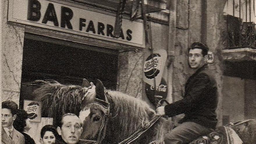 Foto del bar Farràs, l&#039;any 1962