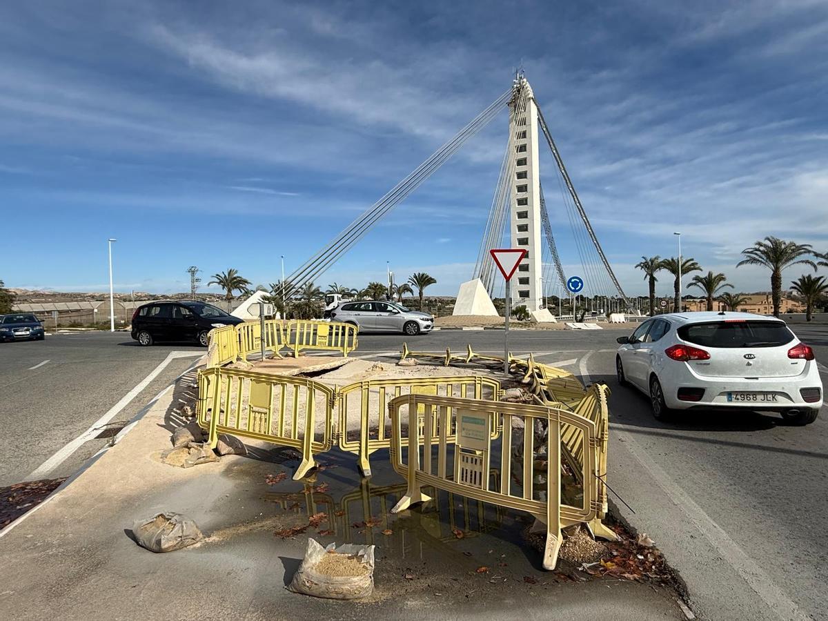 El estado que presentaba este viernes el Pont del Bimil·lenari.