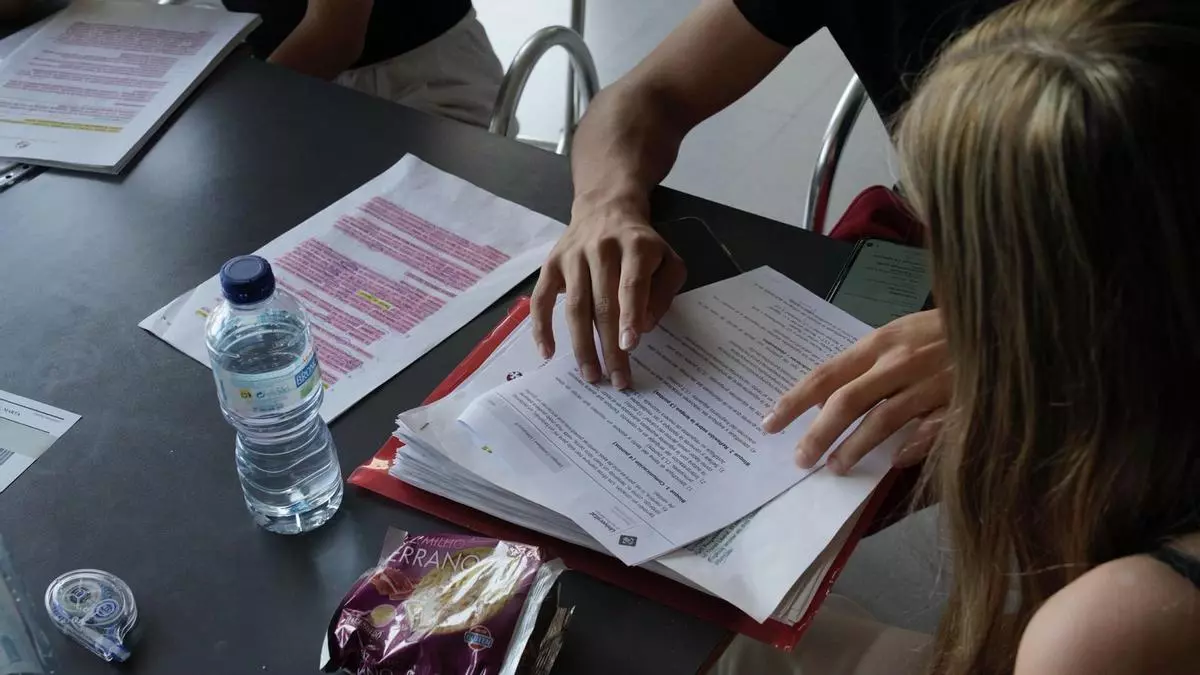 De la Ley de Fosas a Blas de Otero: así han sido los primeros exámenes de Selectividad en Baleares