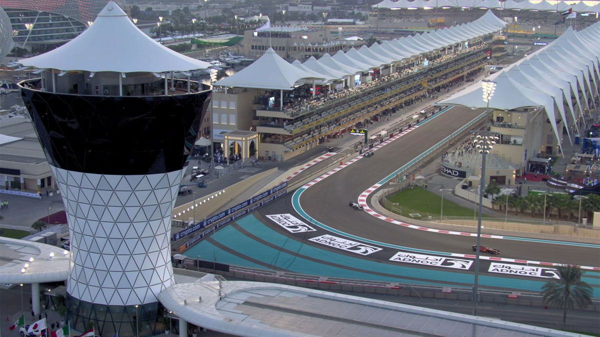 El circuito Yas Marina de Abu Dhabi alberga el último gran premio de la temporada