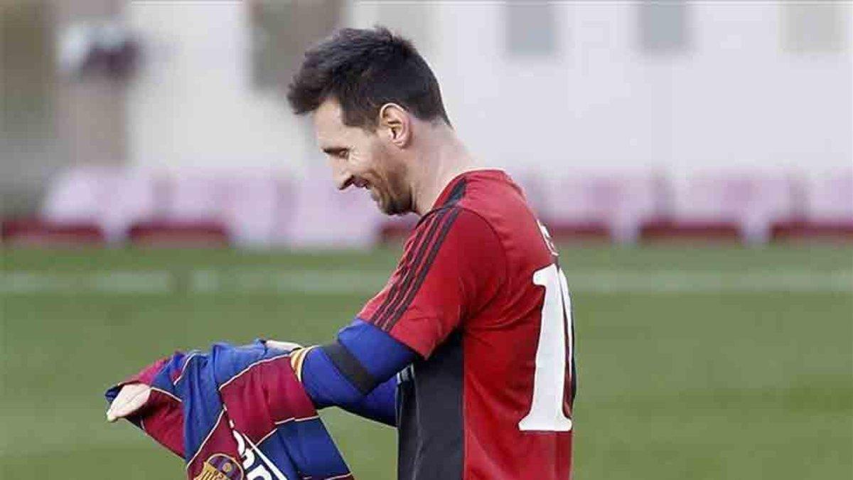 El hecho de sacarse Messi la camiseta le supondrá una multa al Barcelona