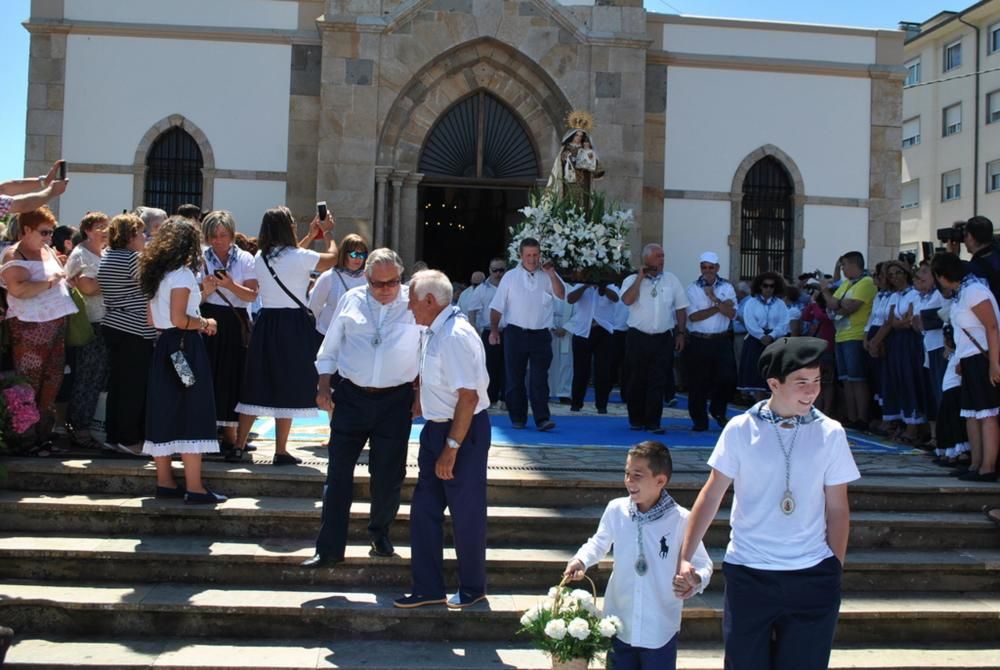 Procesión de la Virgen de El Carmen en Tapia