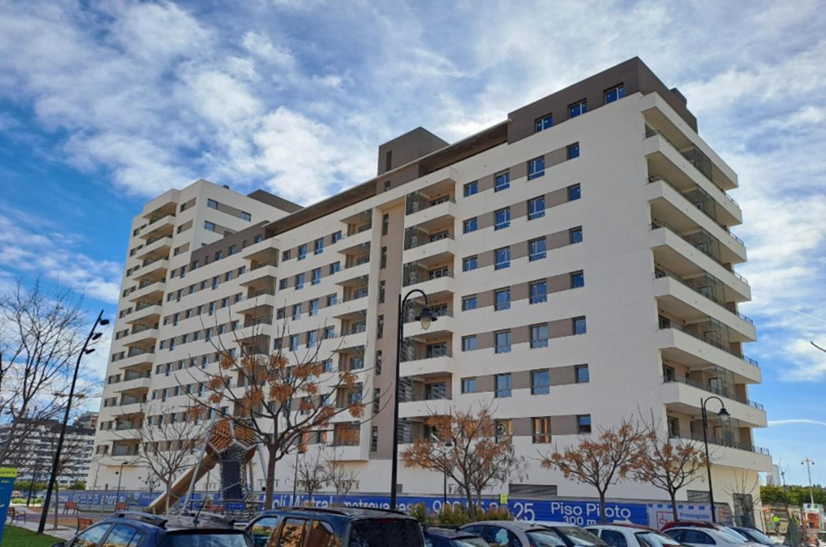 Edificio terminado de la promoción Molí de Mistral recorte en Quart de Poblet.