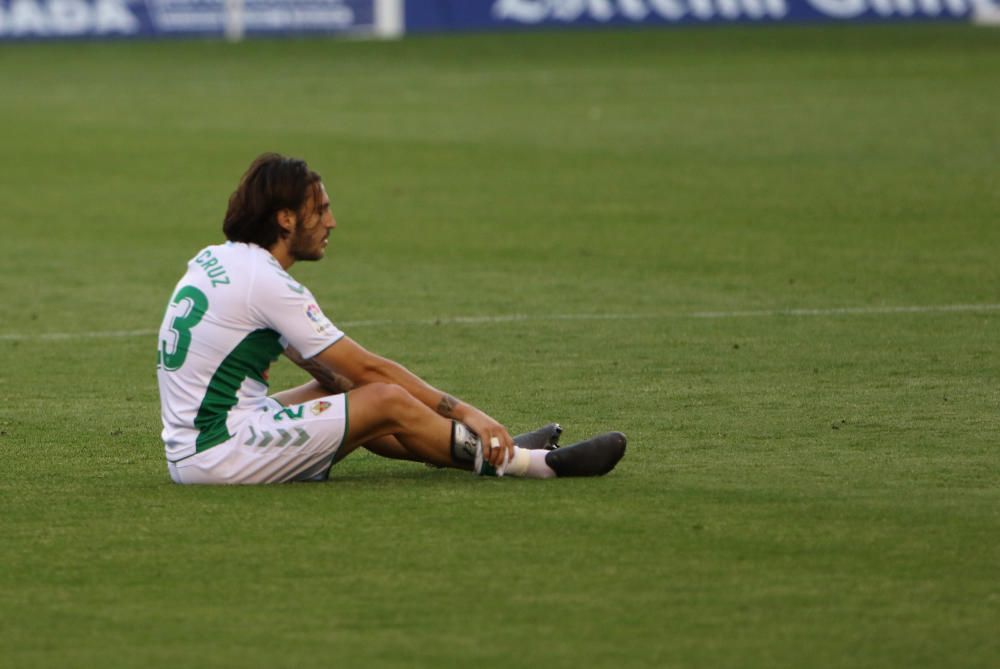 Instantes del encuentro entre la Pionferradina y el Elche.