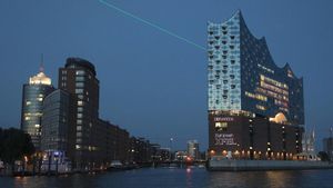 El edificio Elbphilharmonie de Hamburgo (Alemania).