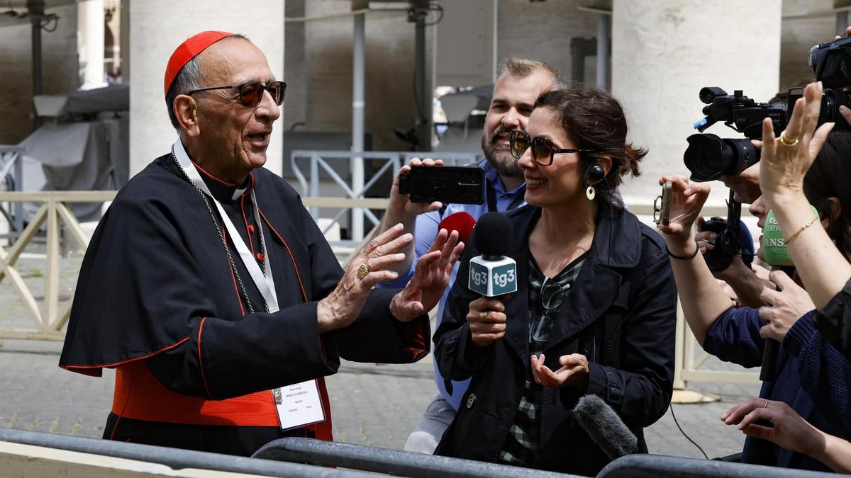 El cardenal turolense Juan José Omella, arzobispo de Barcelona, antes de la entrada al Cónclave para la elección del nuevo Papa.