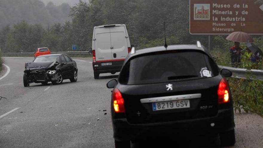 Dos heridos en un accidente en la Autovía Minera