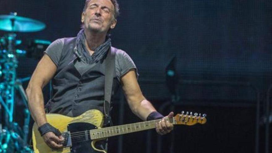 Springsteen llama &quot;idiota&quot; a Trump