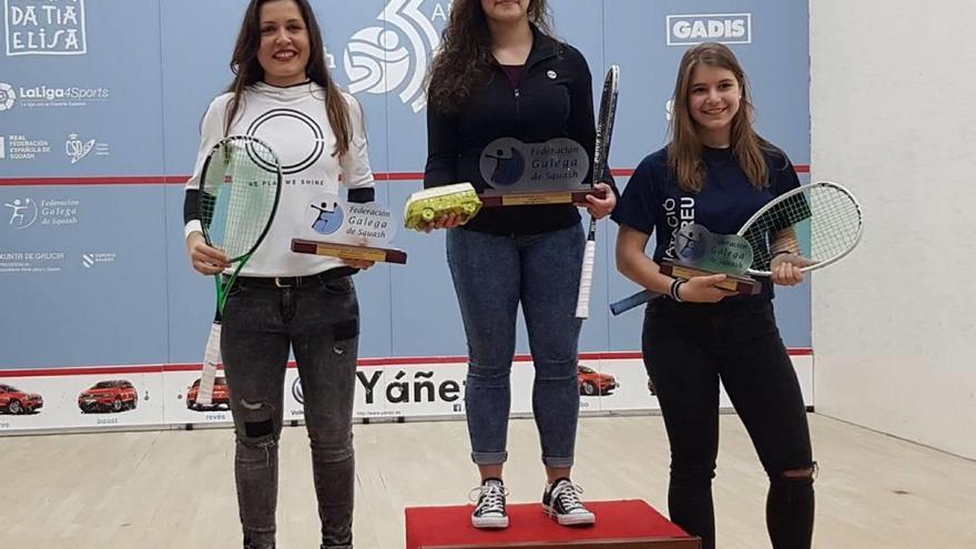 Cristina Gómez, en el centro, en el podio del Campeonato de España.