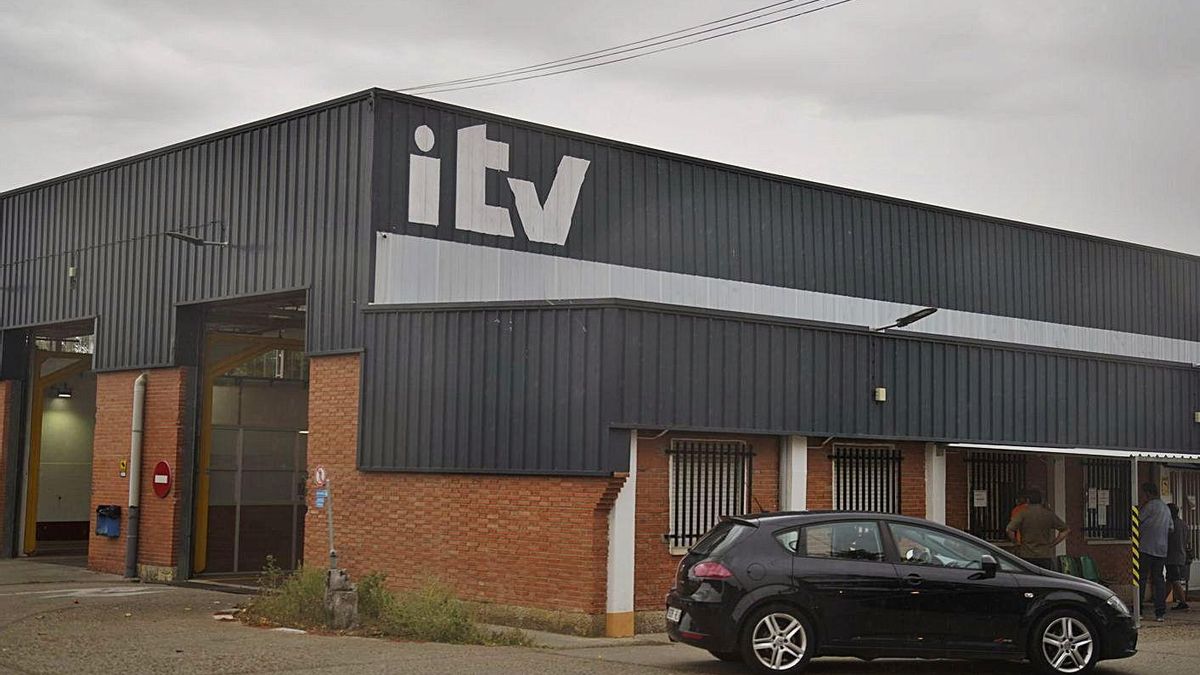 Estación de ITV de Morales del Vino, ayer. | Jose Luis Fernández