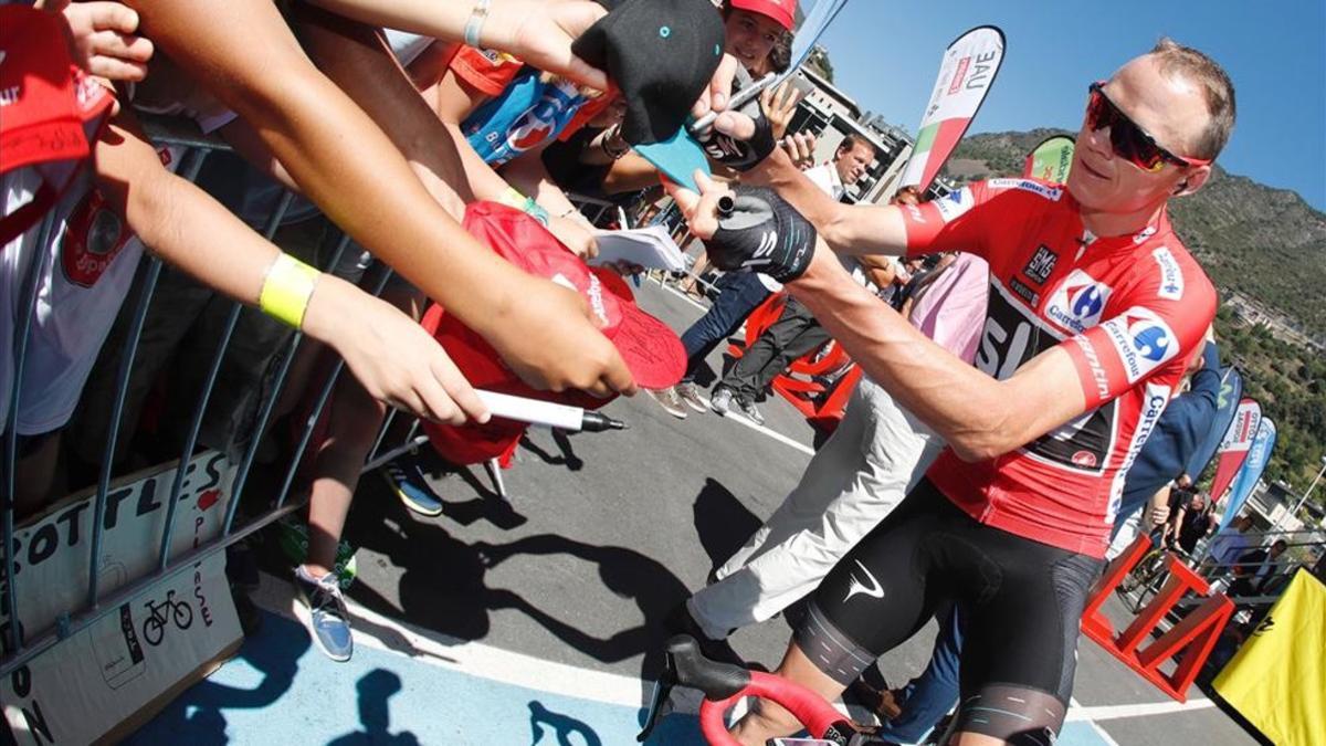 Froome aparece bastante más relajado que en el Tour