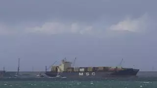 Amplio operativo para llevar un buque portacontenedores al Puerto de Gijón en medio de la nueva borrasca que pone en alerta a Asturias