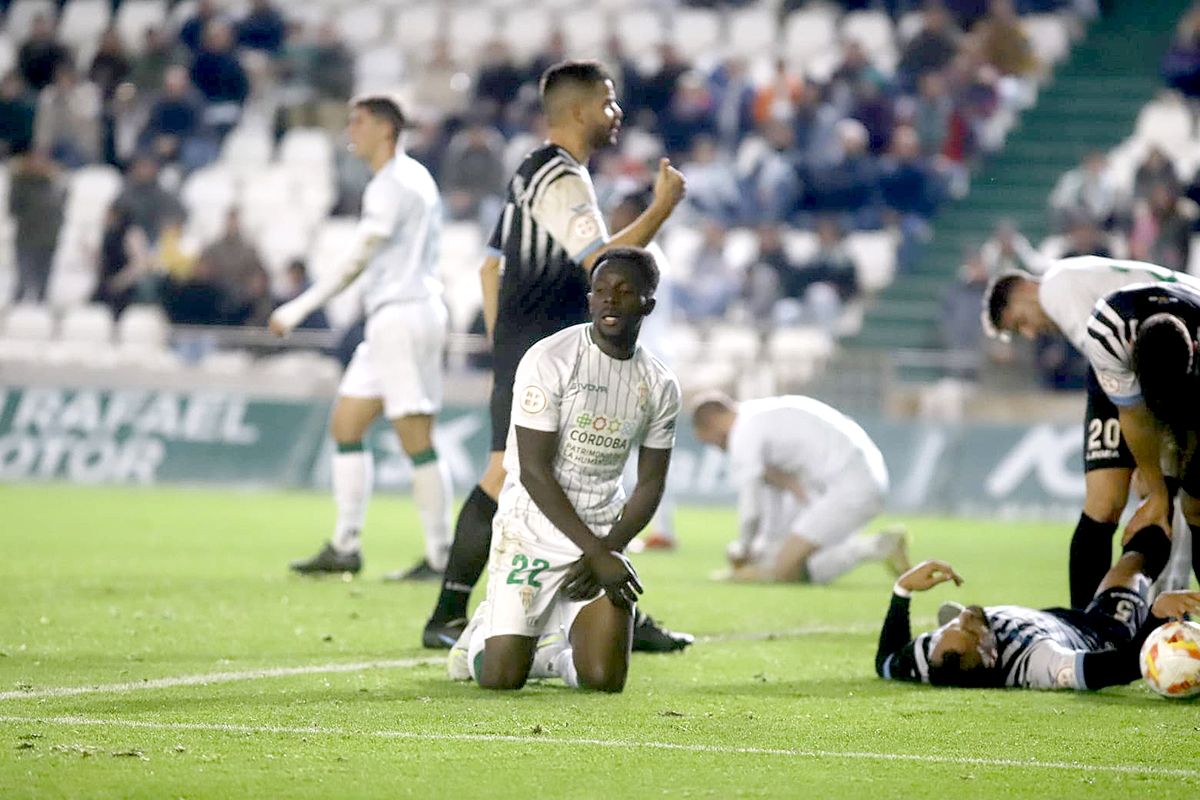 Las imágenes del Córdoba CF - Linense