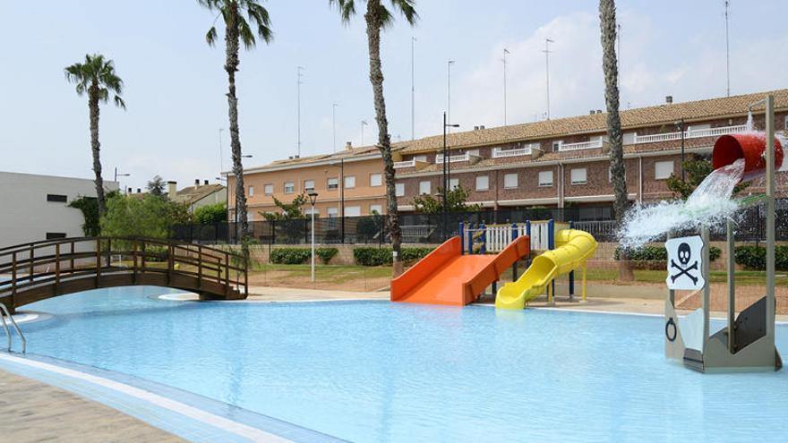 El PP de Paiporta construirá un pabellón y abrirá la piscina las noches de verano