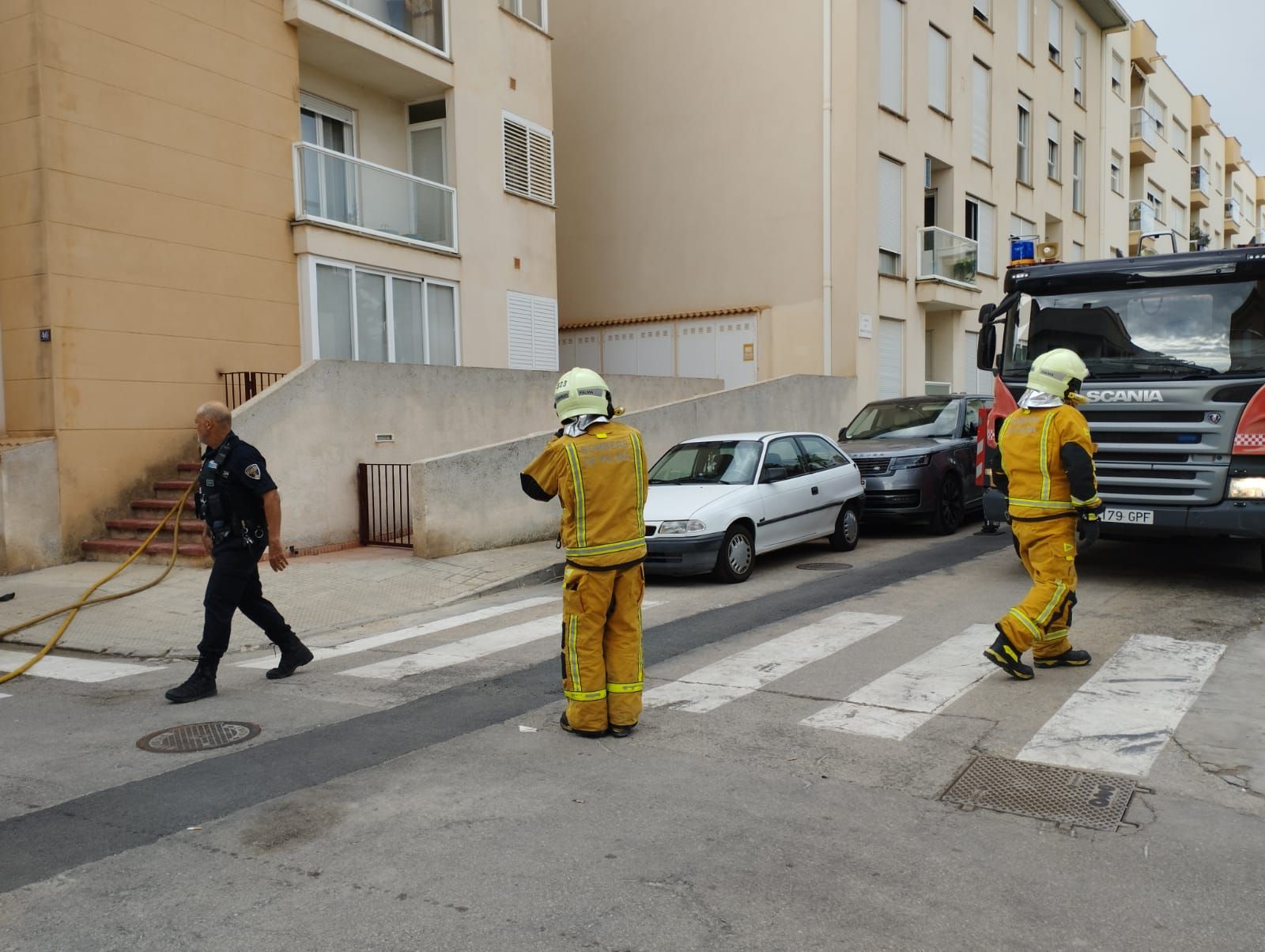 FOTOS | Alarma por un incendio en un ático en es Molinar, en Palma