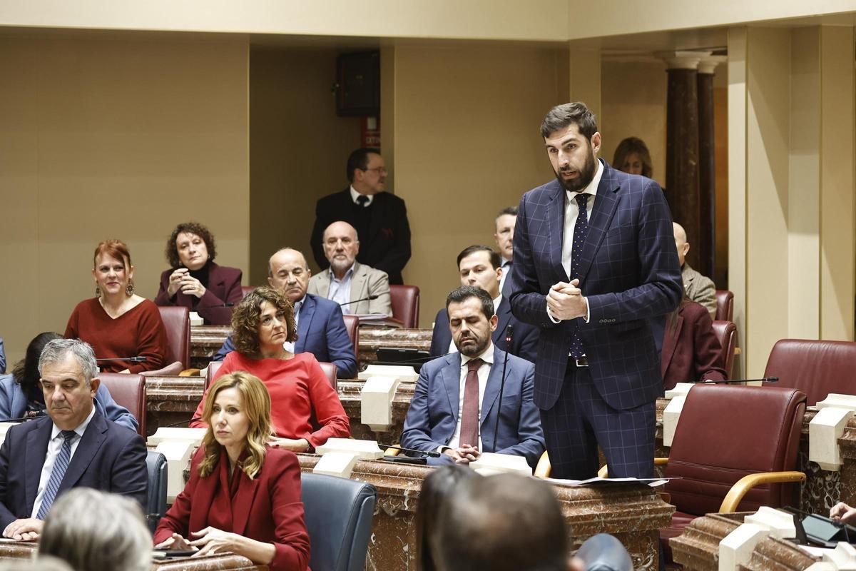 José Ángel Antelo durante su turno de pregunta a López Miras.