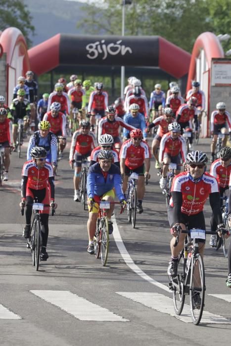 Marcha cicloturista de homenaje a Tony Rominguer en Gijón