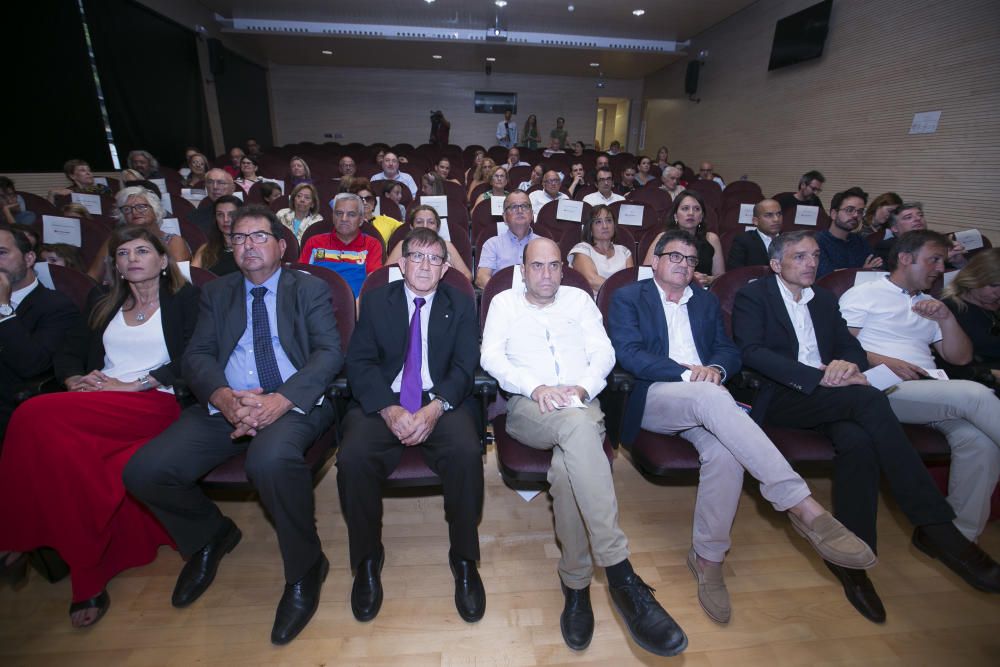 De los homenajeados ayer se resaltó, entre otras virtudes, su «humanidad», ser «periodistas todoterreno» y hacer un trabajo «libre» durante los años de dictadura.