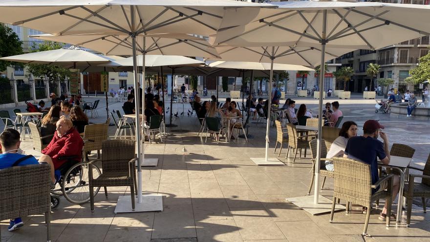 Valencia | Las cafeterías de la plaza de la Virgen hablan de 