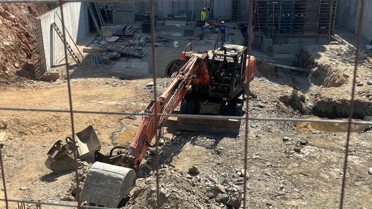 Video | Así ha quedado la máquina que ha salido ardiendo en Nuevo Cáceres