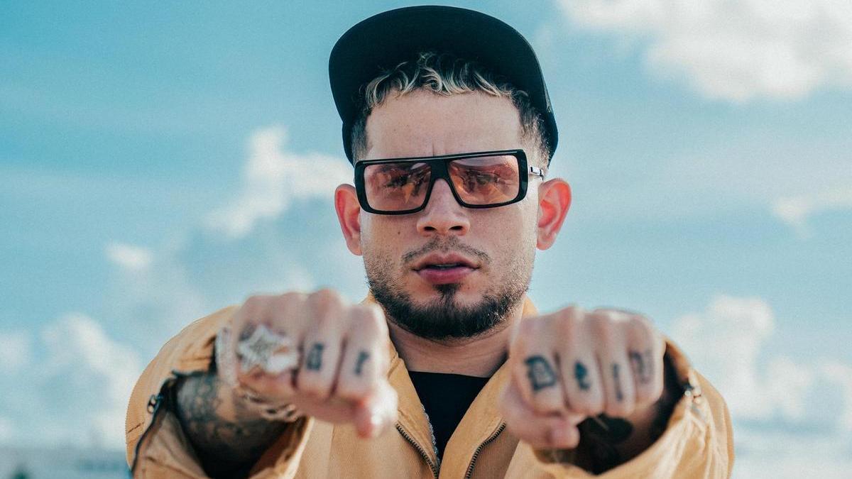 Dei V lanza disco dividido en dos etapas: la cruda y callejera, y la sensual y romántica