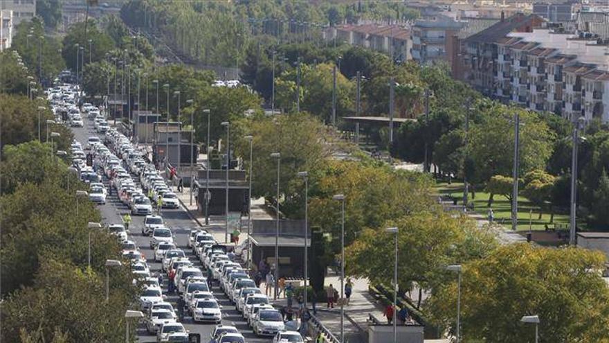 &quot;¡Qué bárbaridad: la cola llega hasta el Pryca!&quot;