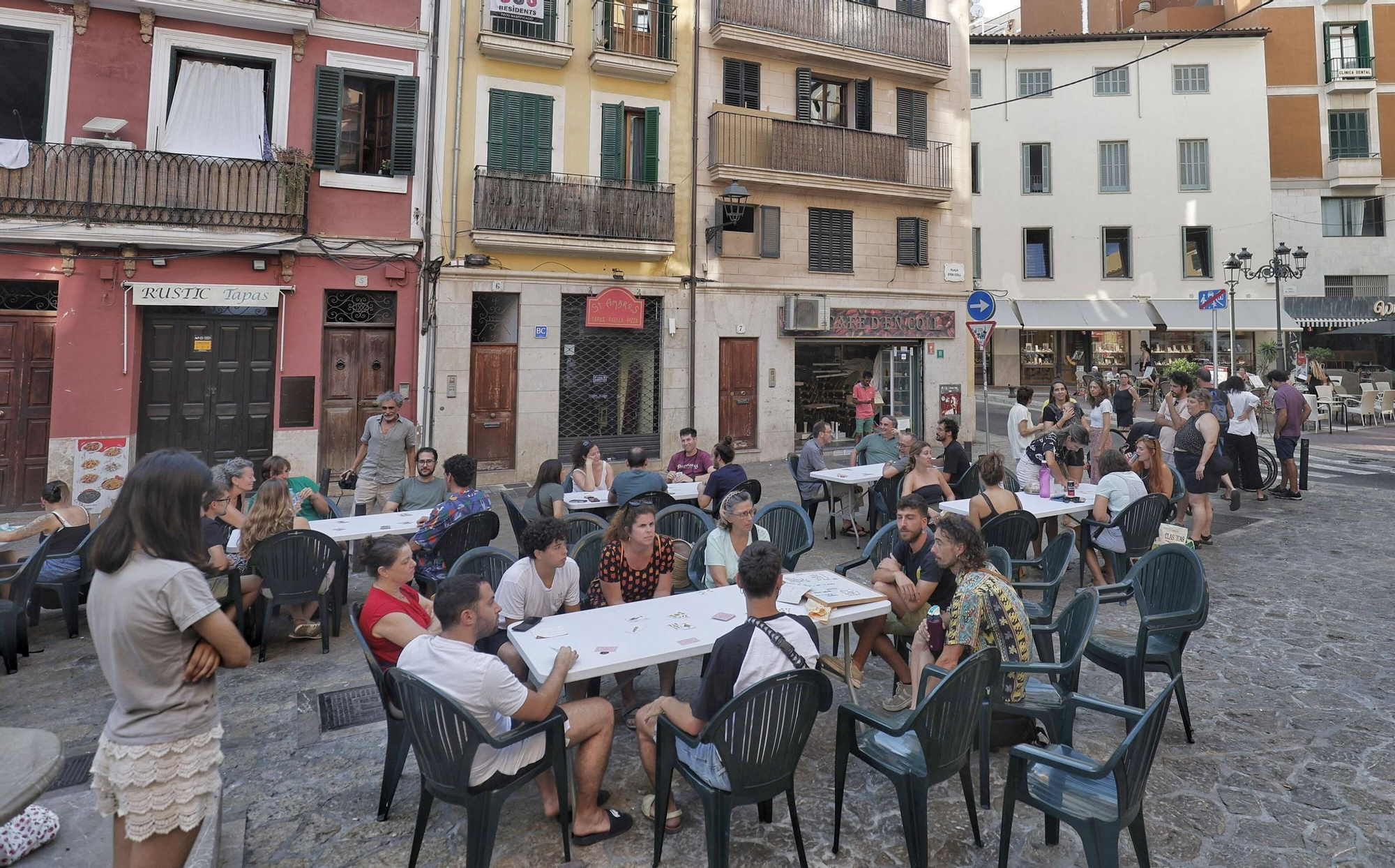 Truc en las plaza d'en Coll de Palma
