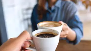 José Abellán, cardiólogo, defiende el café: “Hasta el descafeinado es recomendable"