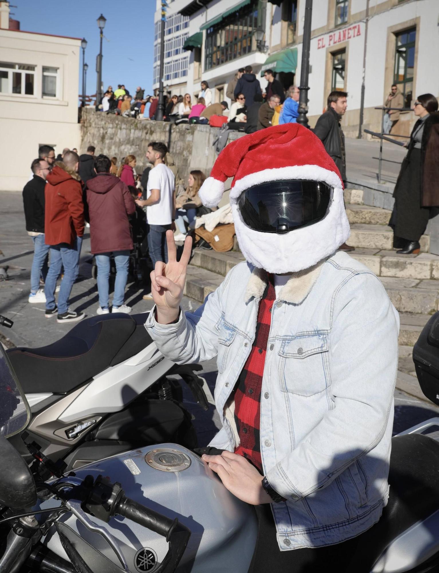 En imágenes: Gijón, lleno hasta la bandera para el vermú de Nochebuena