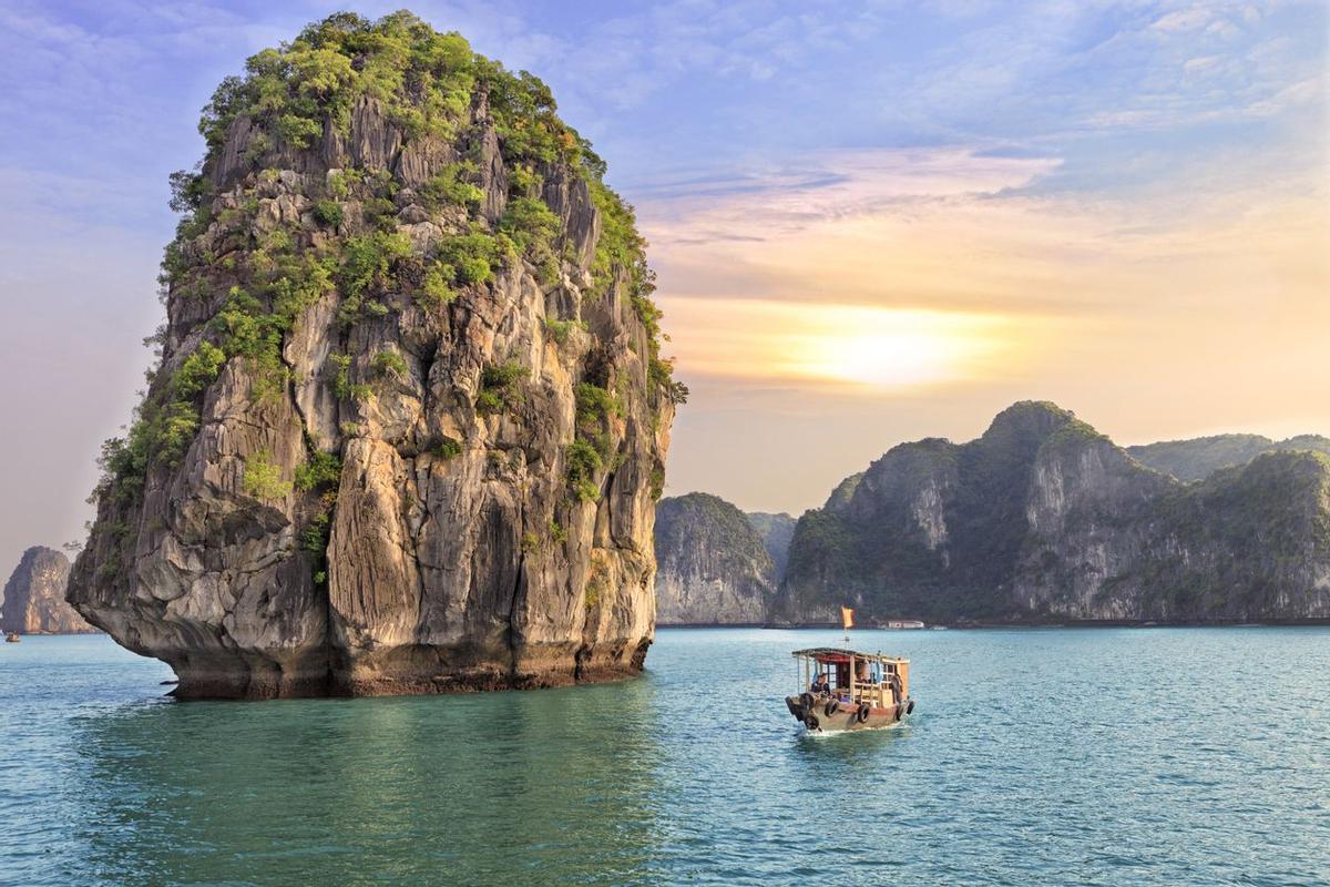 El precioso paisaje de la Bahía de Halong