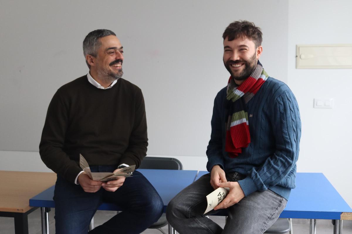 Daniel Pérez, esquerda, e Ramón Varela presentando o MercaEscola.