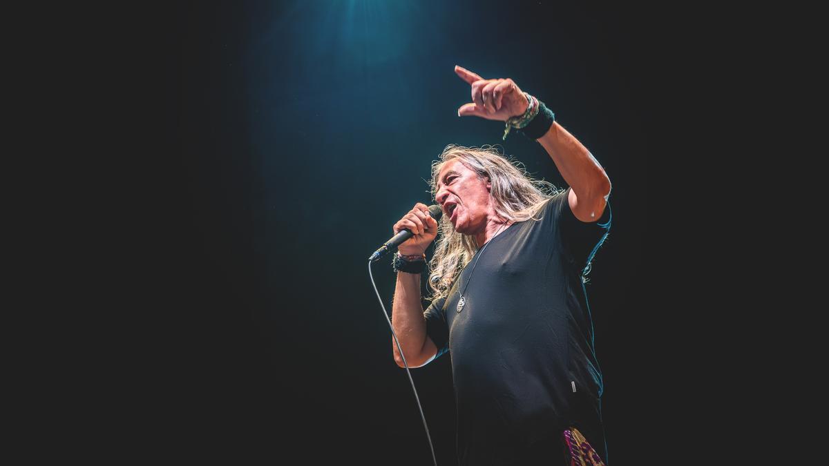 Gerard Quintana, cantant de Sopa de Cabra, durant un concert