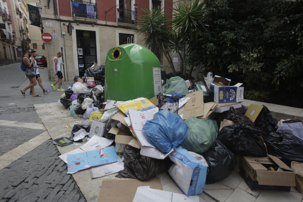 Basura en las calles de Alicante