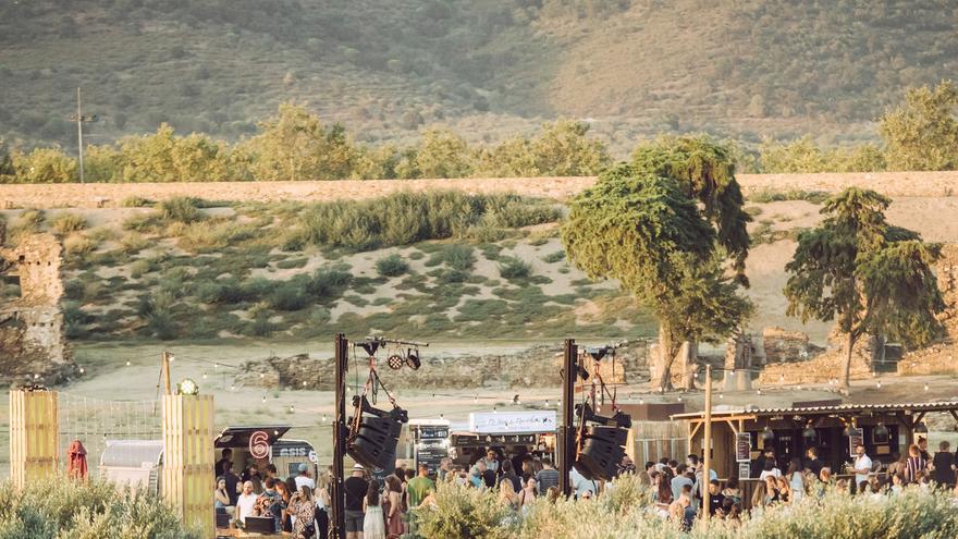 El Village de Sons del Món portarà a Roses Suu, Joan Masdéu, Lau Gibert, Lorna i tributs a ABBA, Shakira i Michael Jackson