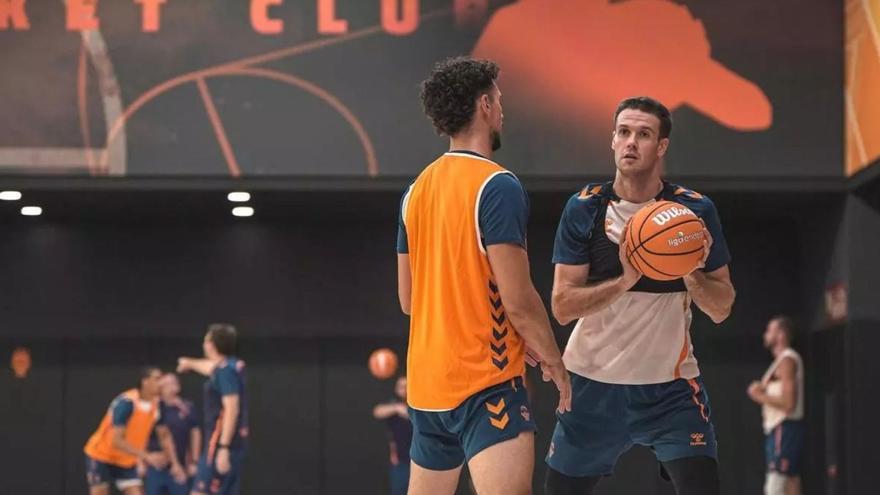 Els internacionals estrenen el Roig Arena