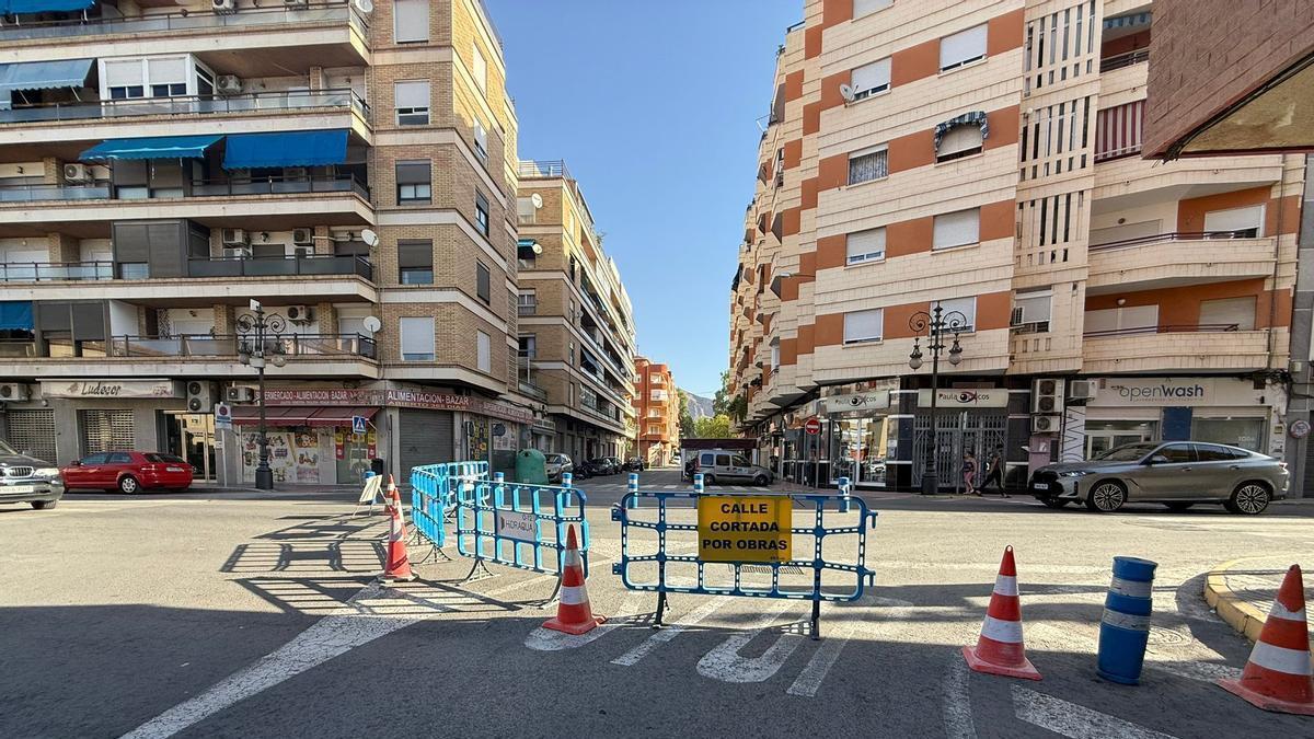 El Ayuntamiento de Orihuela ignora hasta cinco requerimientos del Síndic sobre la acequia mal sellada que afecta a edificios